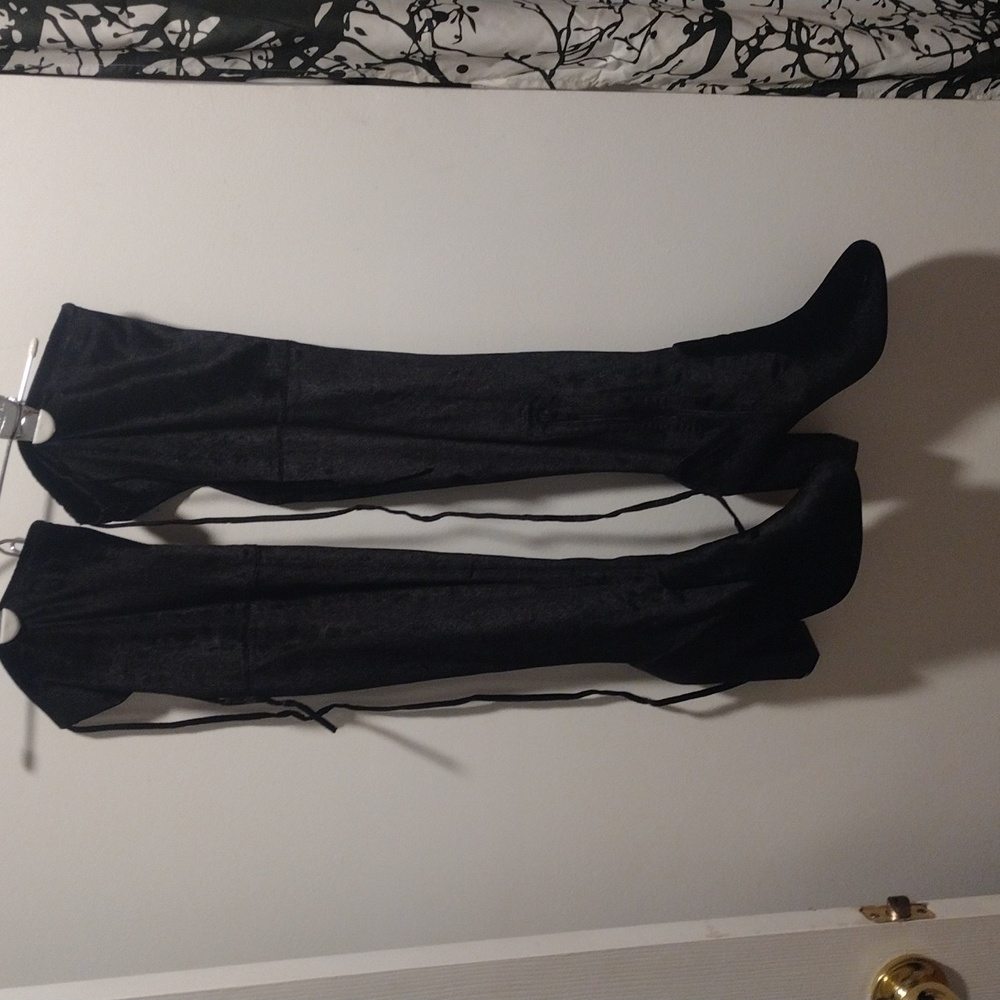 Women's Black Velvet boot's EGO Size 6